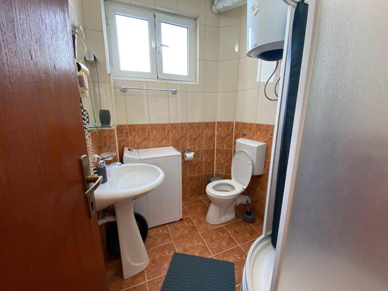 Alina'S Apartment Бечичи Экстерьер фото