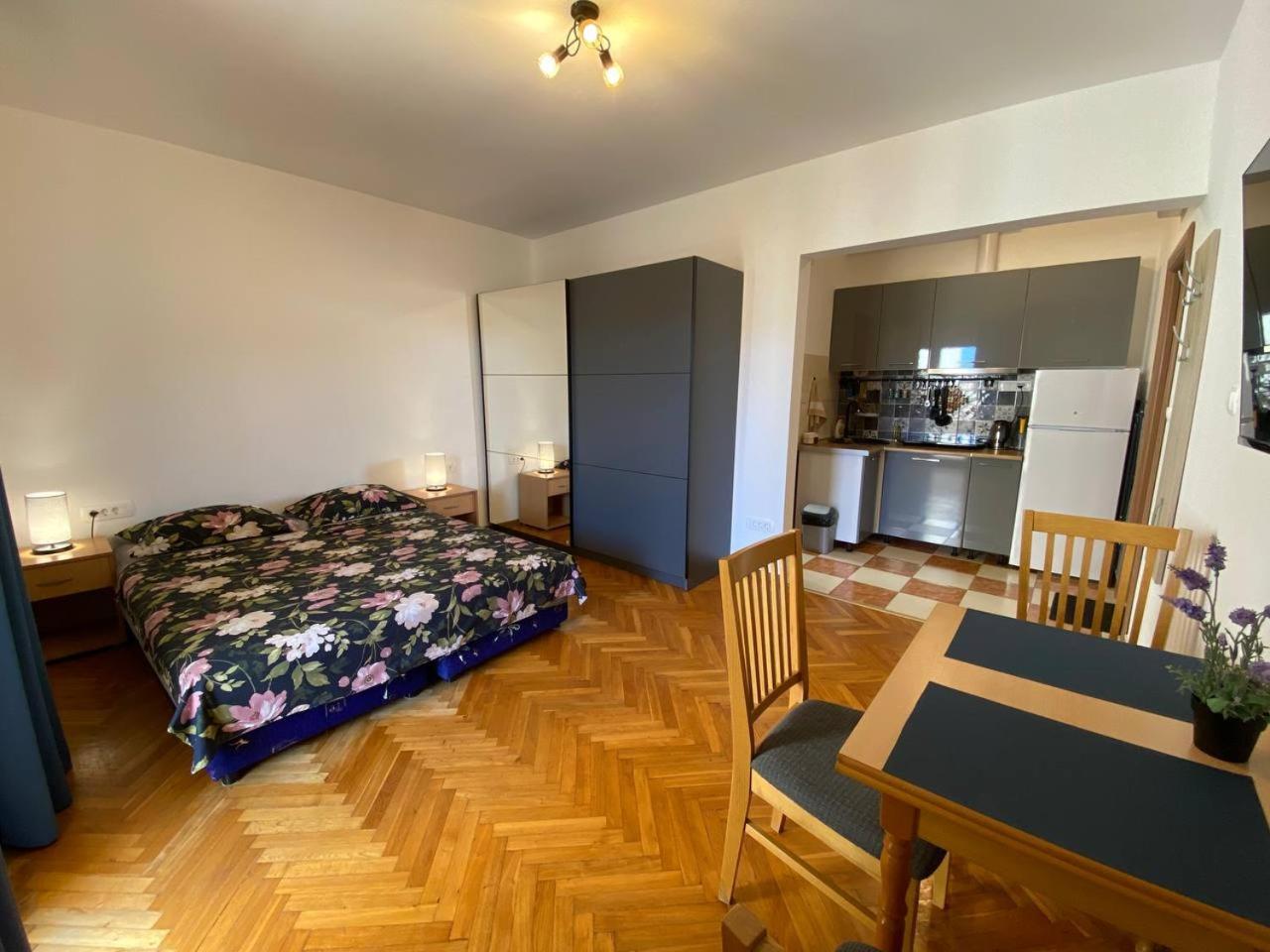Alina'S Apartment Бечичи Экстерьер фото