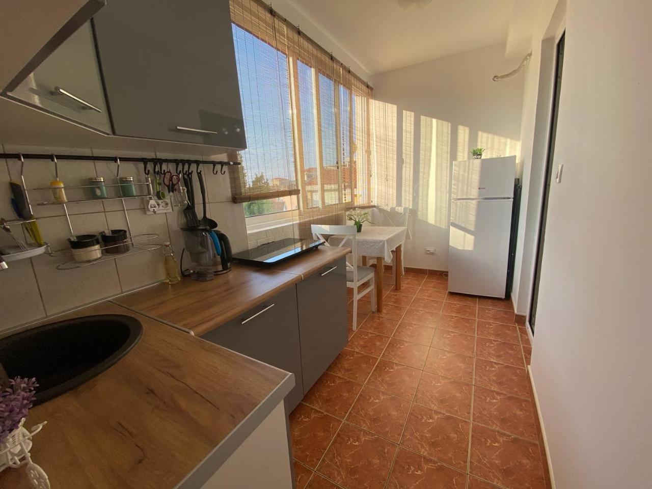 Alina'S Apartment Бечичи Экстерьер фото
